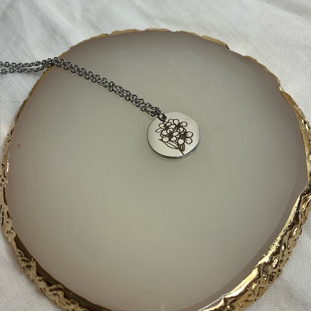 Dainty engraved FLOWER‎ Pendant | SILVER Stainless Steel Necklace